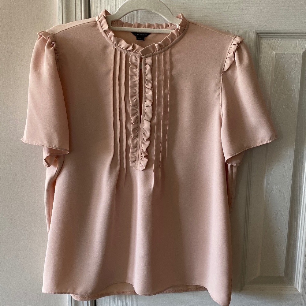 Ann Taylor pale pink short sleeve blouse with ruffles